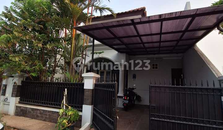 Rumah 144 m2 Hadap Utara di Permata Buana - Semi Furnished!