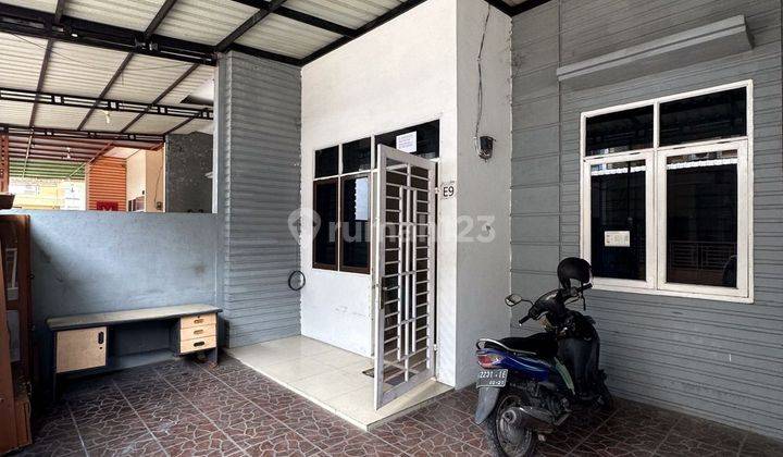 Disewakan Rumah di Komplek Sunggal residence 2.5 lantai hadap barat 1