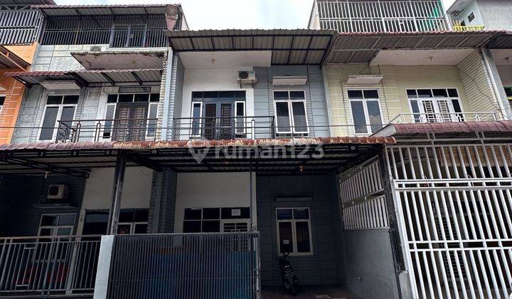 Disewakan Rumah di Komplek Sunggal residence 2.5 lantai hadap barat 2