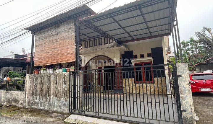 Dijual Rumah di Jl eka warni gang nusa indah 
Daerah Medan Johor  SHM hadap timur 1