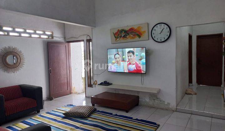 Di Jual Villa Di Jalan Stm 2