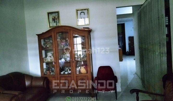 Rumah Tengah Kota Ponorogo Pinggir Jalan 3