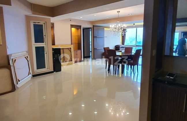 Disewakan 2 Unit Combine Condominium Taman Anggrek, Sangat Luas. 2