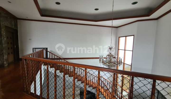 For Sale Hook House, Menteng spacious. Semi Colonial design. For Sale Hook House, Menteng spacious. Semi Colonial design.