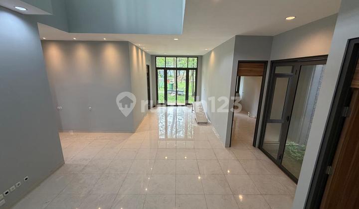 For Sale Spacious and Comfortable House in BSD The Icon. 2