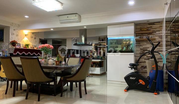 DIJUAL Barang Langkah 2 unit jadi satu di Condominium Taman Anggrek, sangat luas. 2