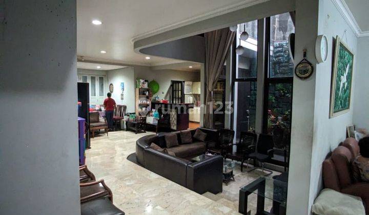 1.5 Lantai Bagus Furnished SHM di Kedoya, Jakarta Barat