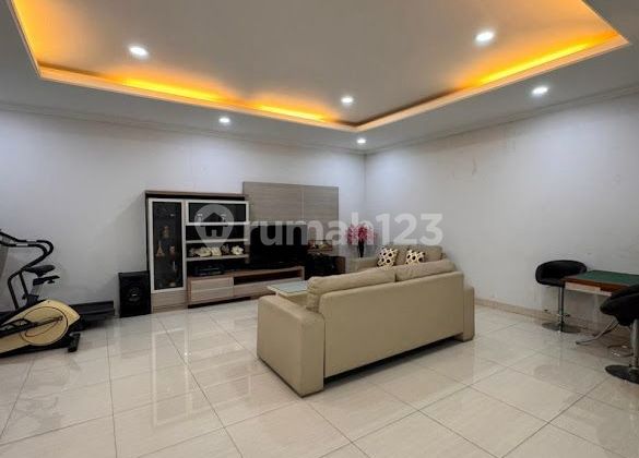 Dijual Rumah di Bandengan, 3.5 Lantai,Luas dan Nyaman. SHM Dijual Rumah di Bandengan, 3.5 Lantai,Luas dan Nyaman. SHM