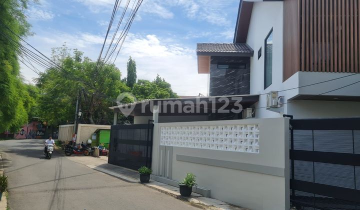 House for rent, nice newly renovated in Kelapa Gading, cheap. 2