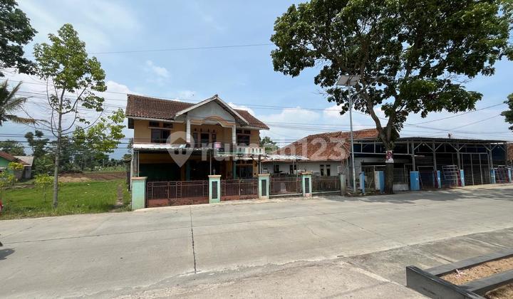 House for Sale in Banyuresmi Garut, Roadside, Negotiable Until Deal. House for Sale in Banyuresmi Garut, Roadside, Negotiable Until Deal.