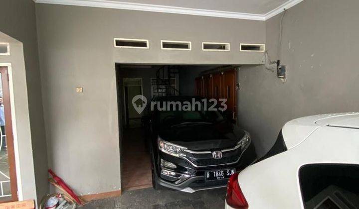 Rumah di Sewa Kontrakan di Cilandak Cipete Elegan di Cilandak: Hunian Ideal

 2