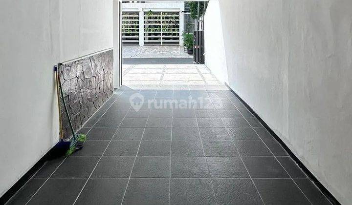 Dijual Rumah Di Senopati Kebayoran Baru Full Renovasi
 2