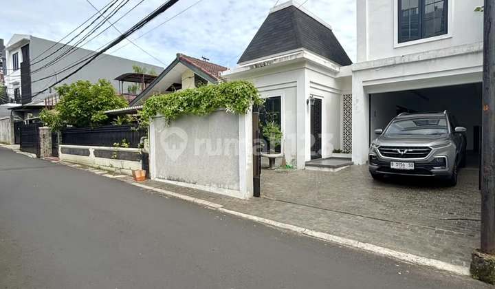 House for Sale in Cilandak, South Jakarta, behind Citos Mall.