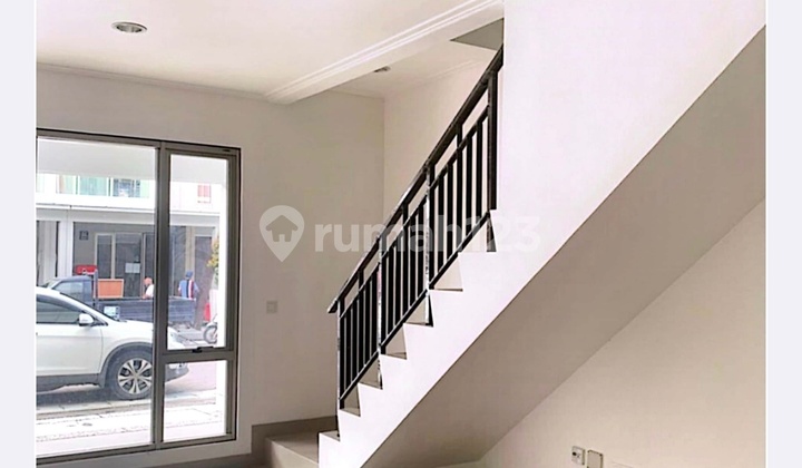 Disewakan Murah Rumah Pik2 4X15 2Br Kosongan