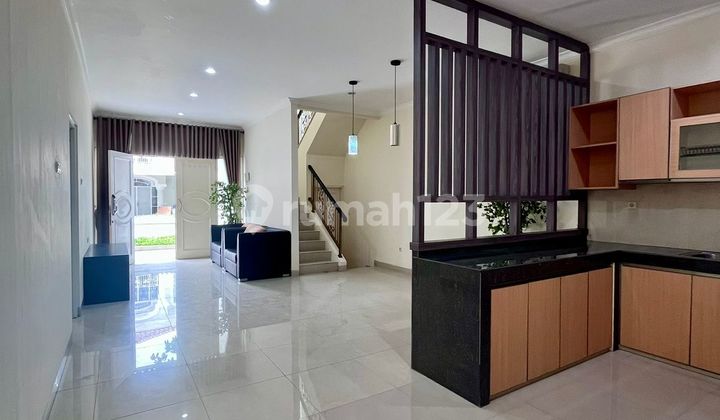 Disewa Murah Rumah Mewah Pik 8X15 3+1Br Semi Furnish