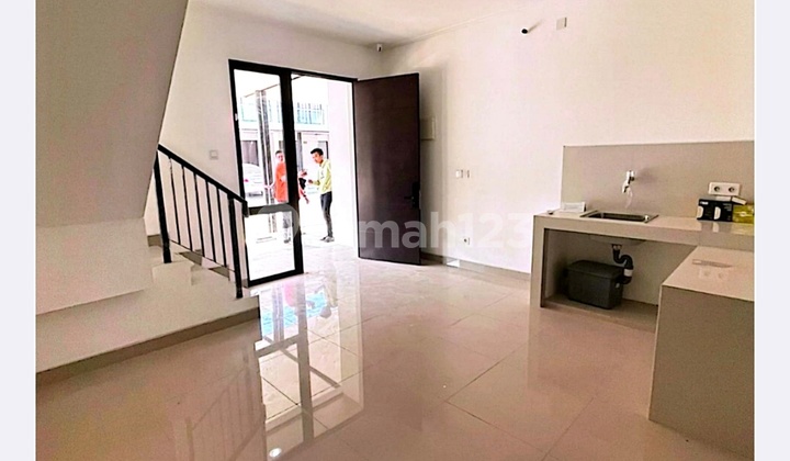 For Rent Very Cheap Millennial PIK House 4.5X10 2BR Empty