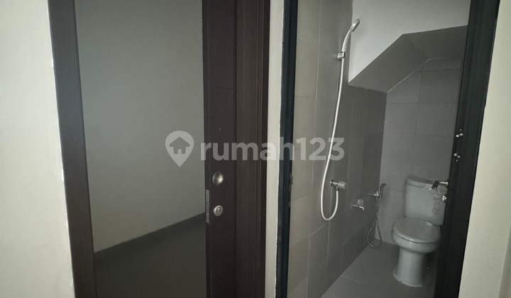 Cheap Rent Millennial PIK House 6x10 2BR with 3 ACs 2