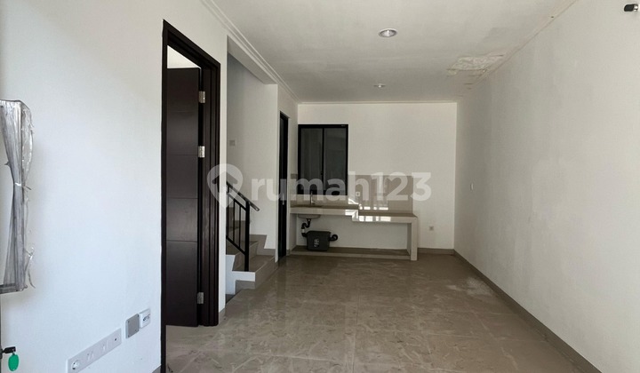 Disewakan Murah Rumah Pik Milenial 6X12,5 3Br Kosongan