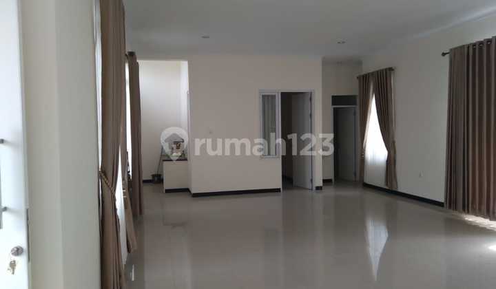 Disewakan Rumah di Taman Kopo Indah (Tki) 1 - Greenville