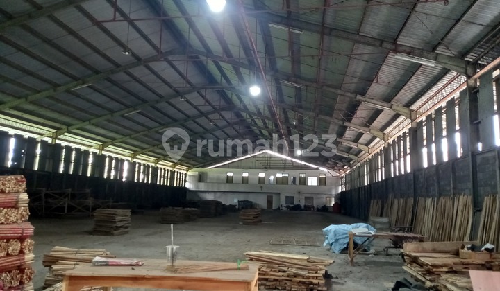 Demak Karang Tengah Warehouse, Strategically Located, Ready to Occupy, Minimum 3 Years.
