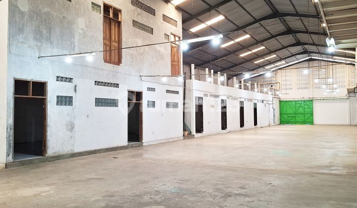 Warehouse LT 2200M2 Terboyo Flood-Free Already Renovated 2