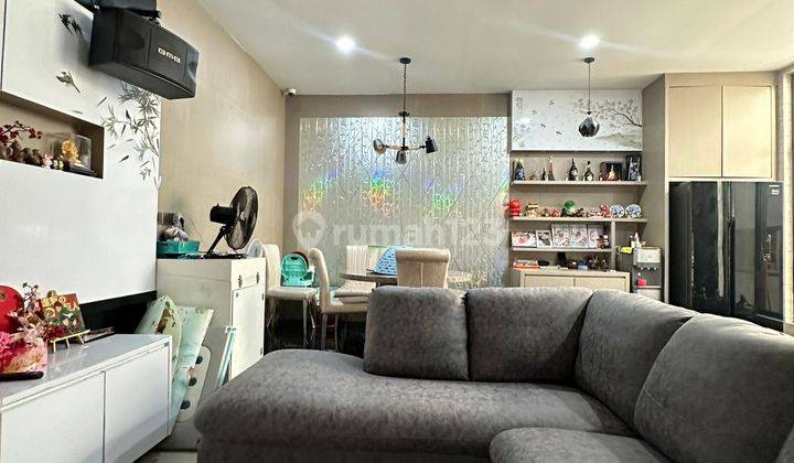 Dijual Cepat Villa Givenchy Lebar8 Full Furnish 2