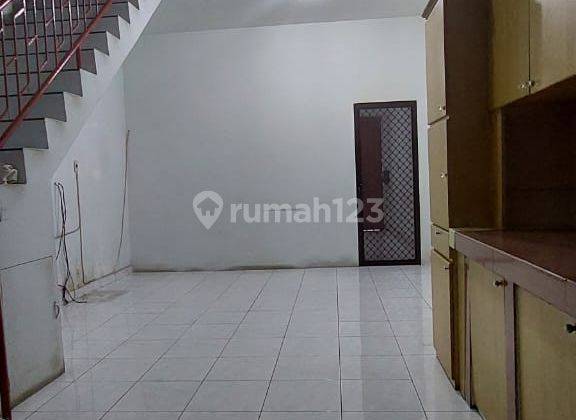 Rumah sewa jalan cumi 3 Lantai Bagus 2