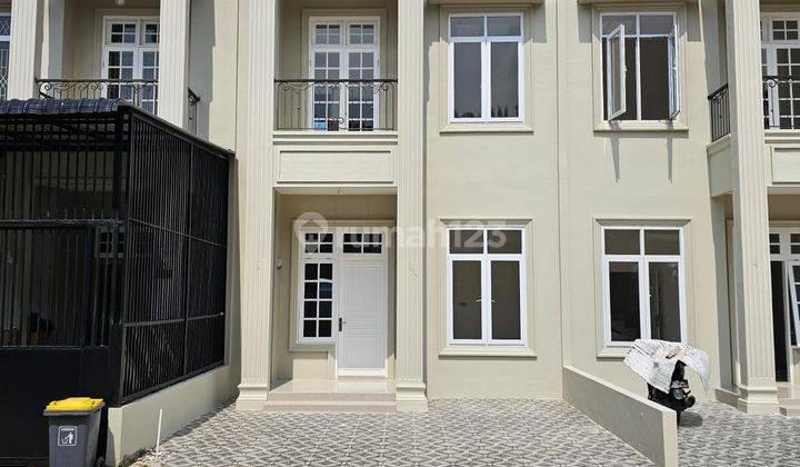 Villa Baru Row Lebar Daerah Johor  1