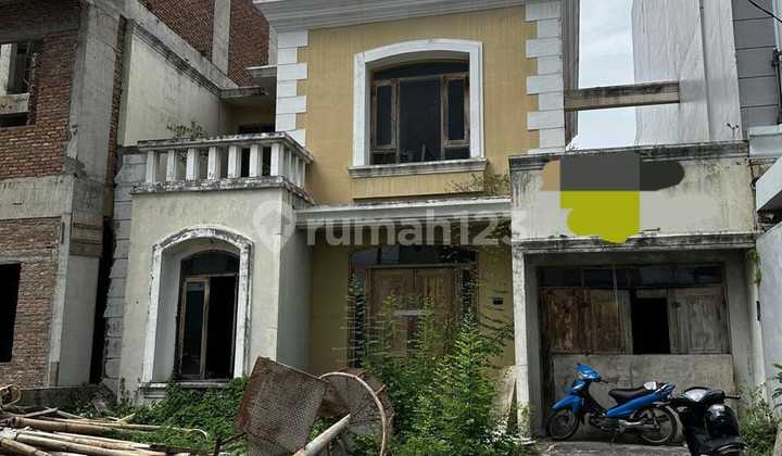 Butuh Renovasi Total Butuh Renovasi Total