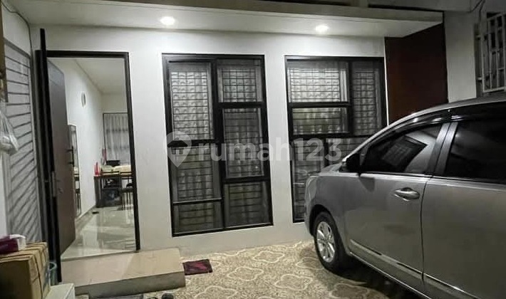 Ready for Sale New Strategic House on Jl Lbr Salemba Jakarta Bonus AC 2