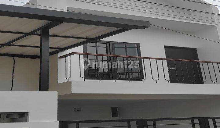 Ready Rumah Strategis 1,5 Lt Mezanin Modern Jakasampurna Bekasi  2