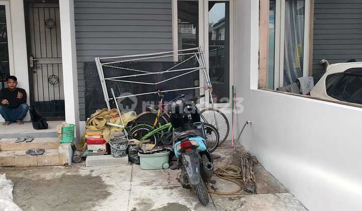 Strategic Cluster Rental Spacious Wide Street Near Kranji LRT Station Toll Road 2