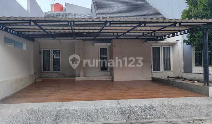FOR RENT Spacious Strategic Cluster on Kranji Station Street, Bekasi, Air-Conditioned