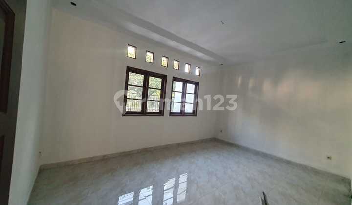 Rumah Murah Shm Lt 175 2lti Kt 4 Duren Sawit Siap Huni 2