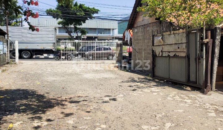 Land on Jl. Bekasi Raya, Bekasi, area 3790 m², SHM (certificate), suitable for any purpose. Land on Jl. Bekasi Raya, Bekasi, area 3790 m², SHM (certificate), suitable for any purpose.
