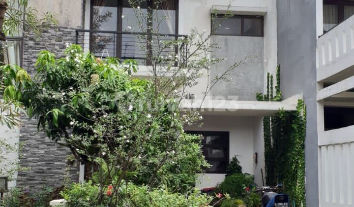 Rumah di Legenda wisata cibubur 2 Lantai SHM Bagus luas 210meter 1
