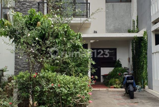 Rumah di Legenda wisata cibubur 2 Lantai SHM Bagus luas 210meter 2