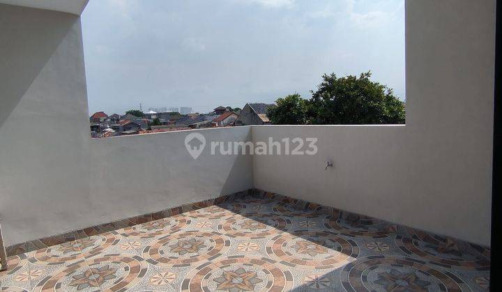 Rumah baru kt 4 Lt 135 di Rawamangun jaktim 2 Lantai SHM 2