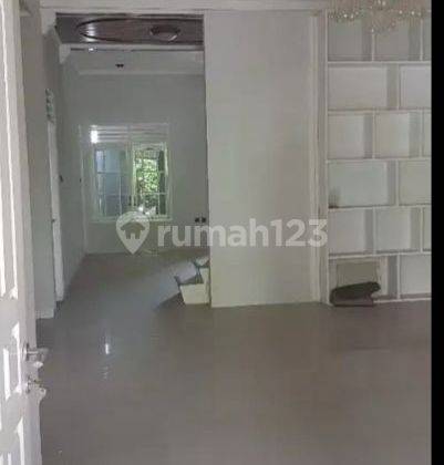 Rumah murah lt 185 di Galaxy bekasi jln 3 mbl kt 4 SHM siap huni  2