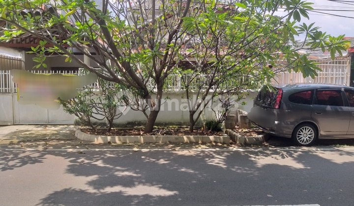 Cheap land area 294, land calculation based on NJOP, 3 car width road, East Jakarta. 2