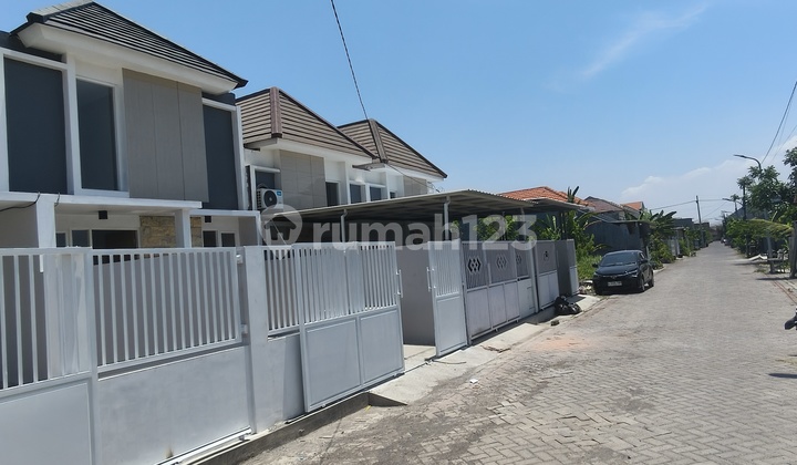 Promo!! Rumah Baru Rungkut Surabaya Lokasi Medokan Strategis