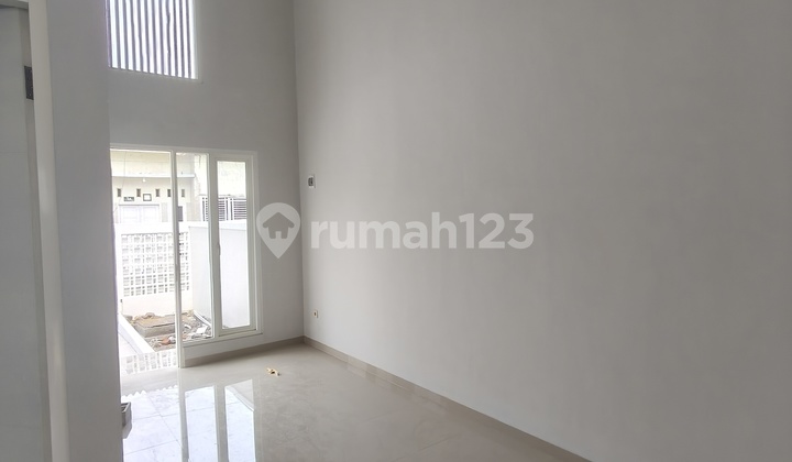 Promo 700 Million, New Move-in Ready House in Rungkut Surabaya 2