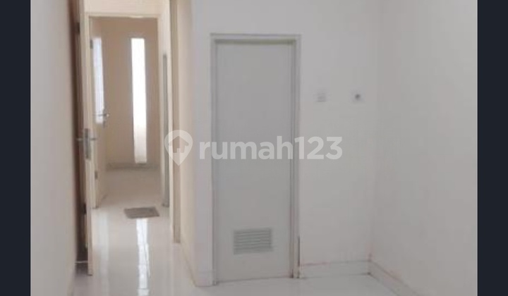 Ready-to-Occupy House in Keputih Strategic Location Close to State University 2