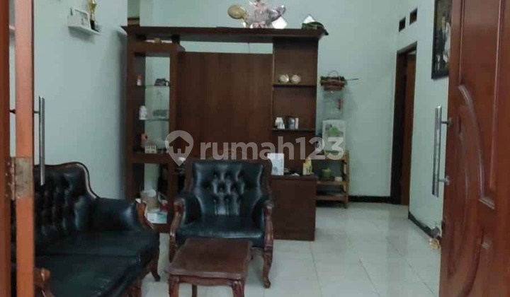 Well-Maintained House in Tenggilis Mejoyo Surabaya Near Campus Well-Maintained House in Tenggilis Mejoyo Surabaya Near Campus