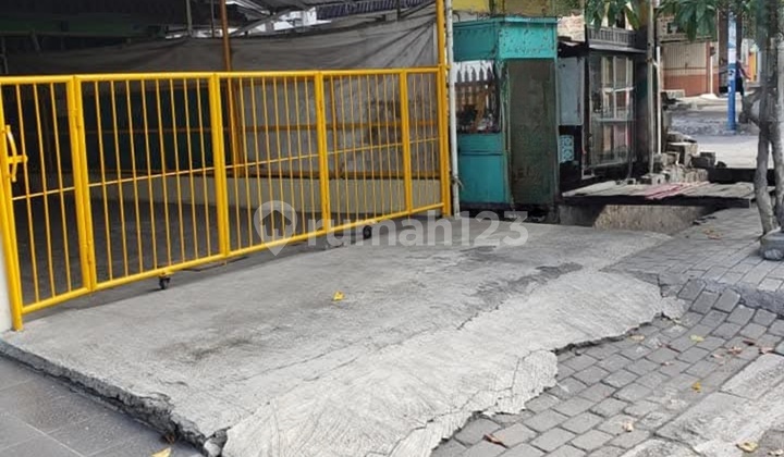 For Rent 1.5-Story Shop House in Kenjeran, Surabaya 2