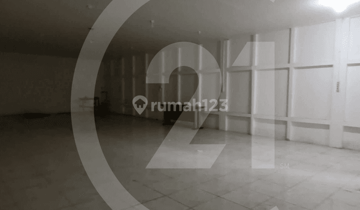 Ruko 3 Tingkat di Tepi Jalan Siam 2