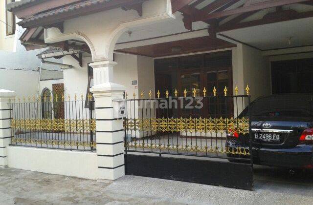 Rumah 2 lantai di komplek gudang peluru 1