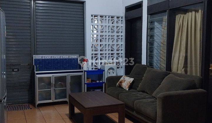 Rumah Besar Siap Huni Di Jalan Besar Asem Baris Raya 1