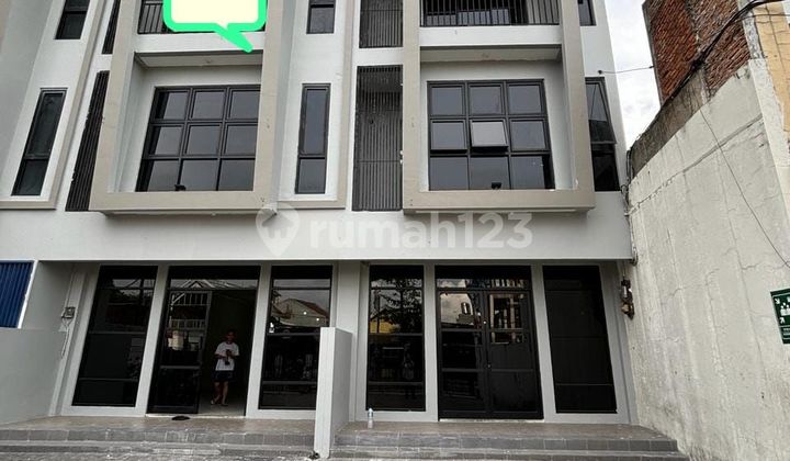 Ruko gandeng 3,5 lantai di Tebet dalam utara Ruko gandeng 3,5 lantai di Tebet dalam utara