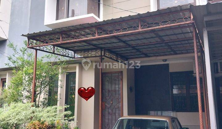 Rumah 2 lantai siap huni dan bagus di town house di Jagakarsa 1